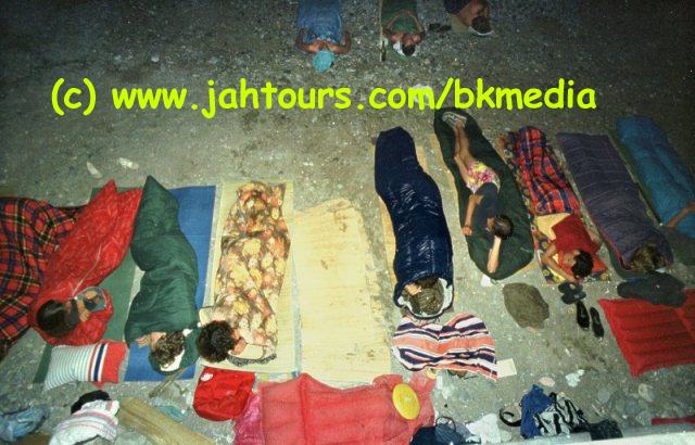 Jah Tours in der Nacht vorm Helios