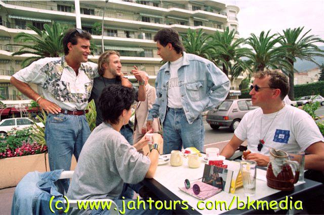 girls wonna have fun!