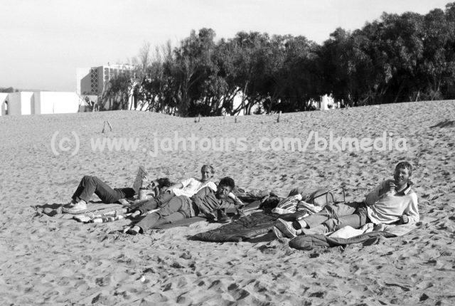 Jah Tours am Strand in Agadir, Marokko
